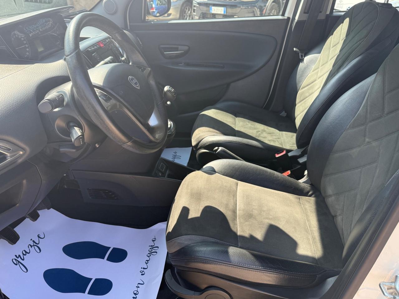 Lancia Ypsilon 1.2 69 CV 5 porte Platinum
