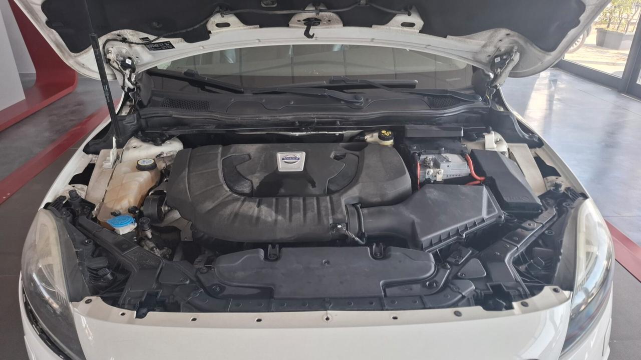 Volvo V40 Cross Country D4 Momentum