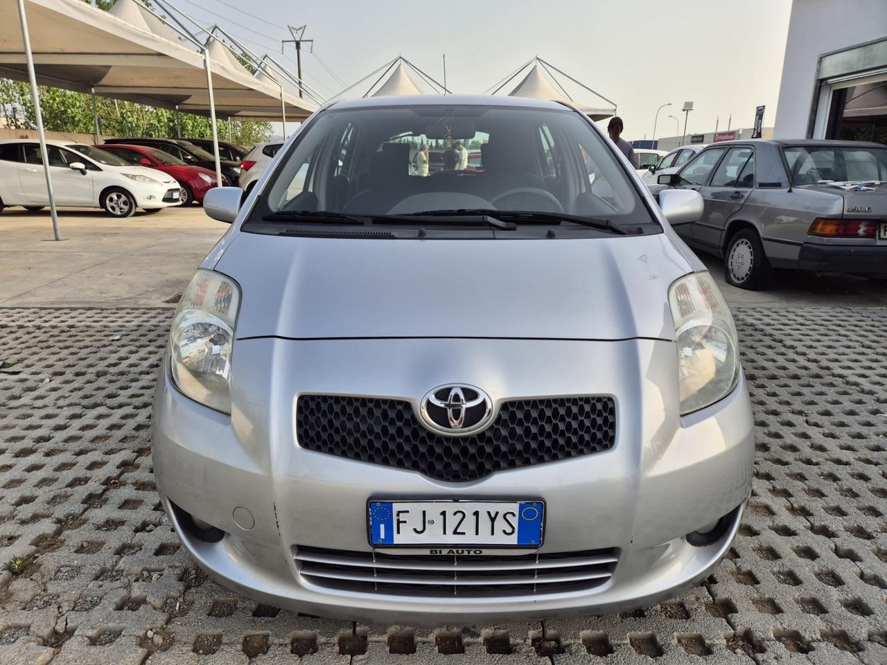 Toyota Yaris 1.3 5 porte