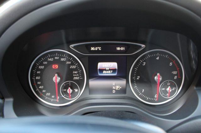 MERCEDES-BENZ GLA 200 d Automatic 4Matic Business