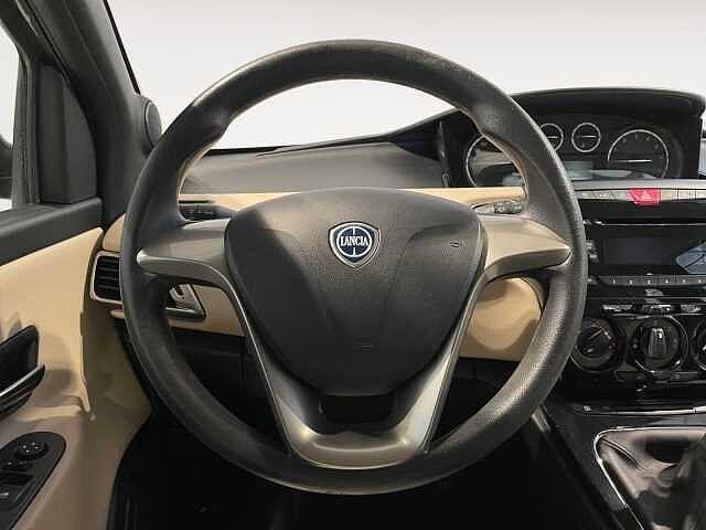 Lancia Ypsilon 0.9 TwinAir 86CV Autom. Gold - NEOPATENTATI