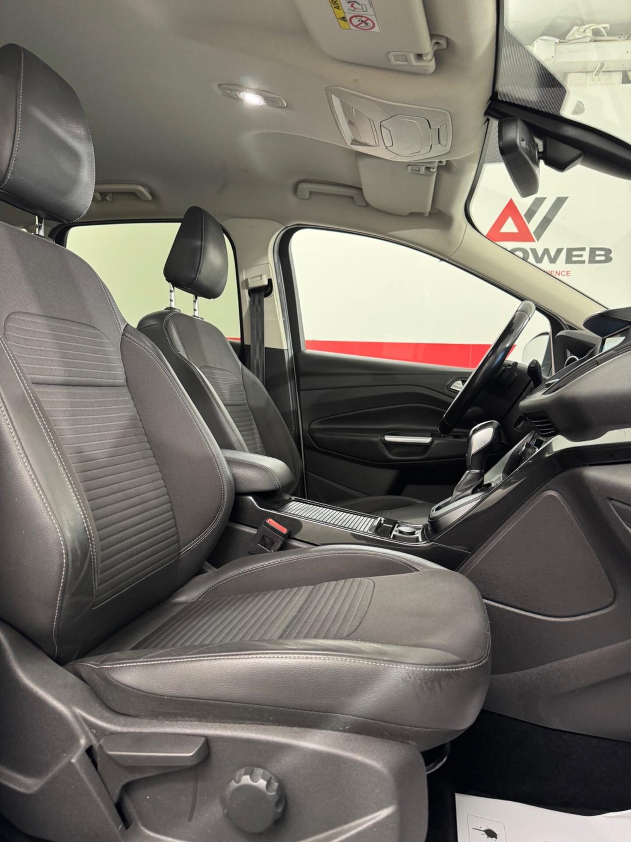 Ford Kuga 1.5 TDCI 120 CV S&S 2WD Powershift Titanium