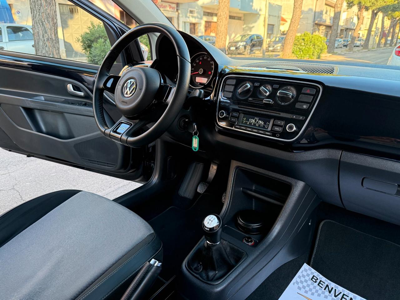 Volkswagen up! 1.0 75CV *Black - 2012