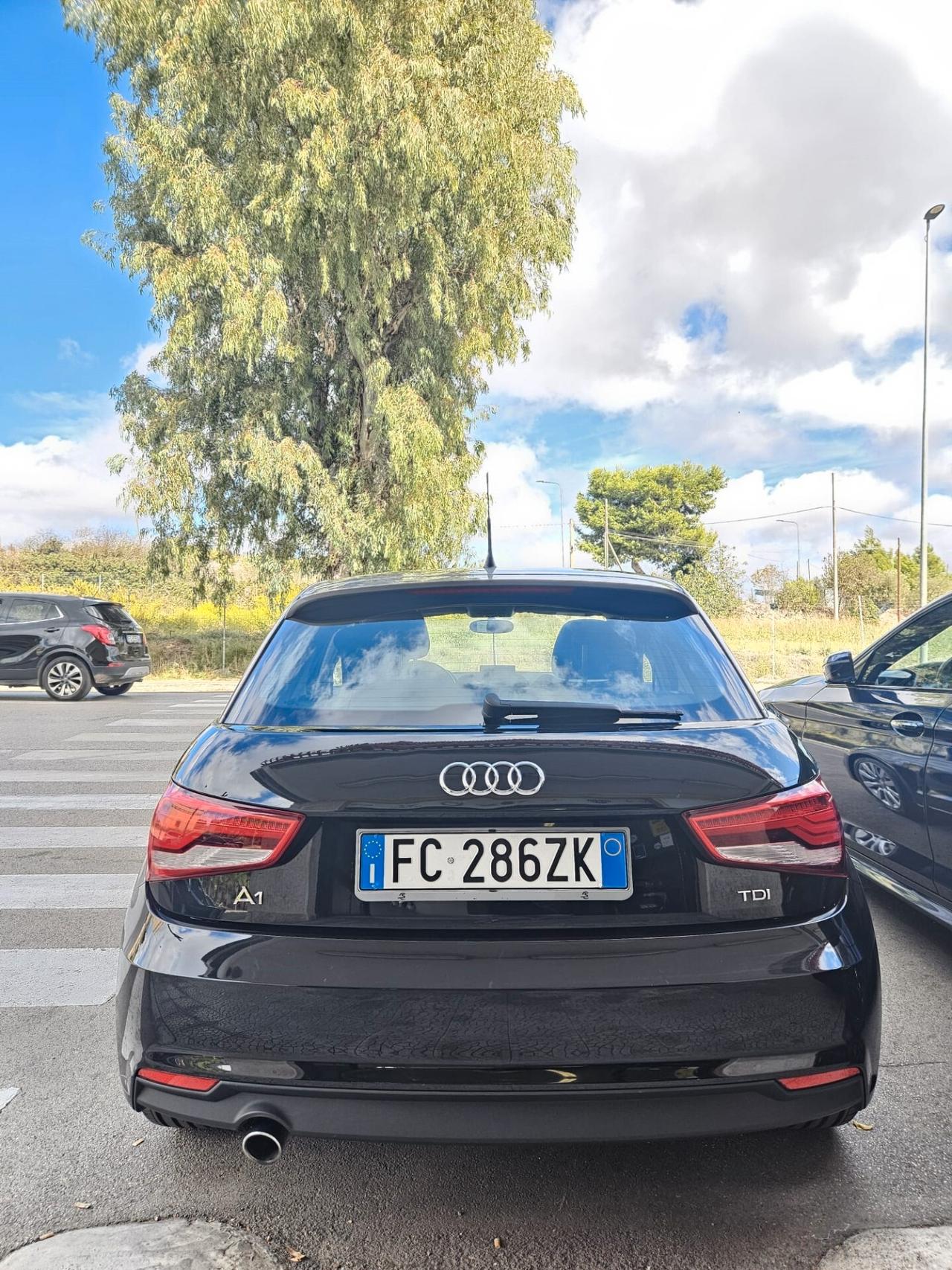 Audi A1 5porte Bicolor SPB 1.6 TDI 115cv FULL