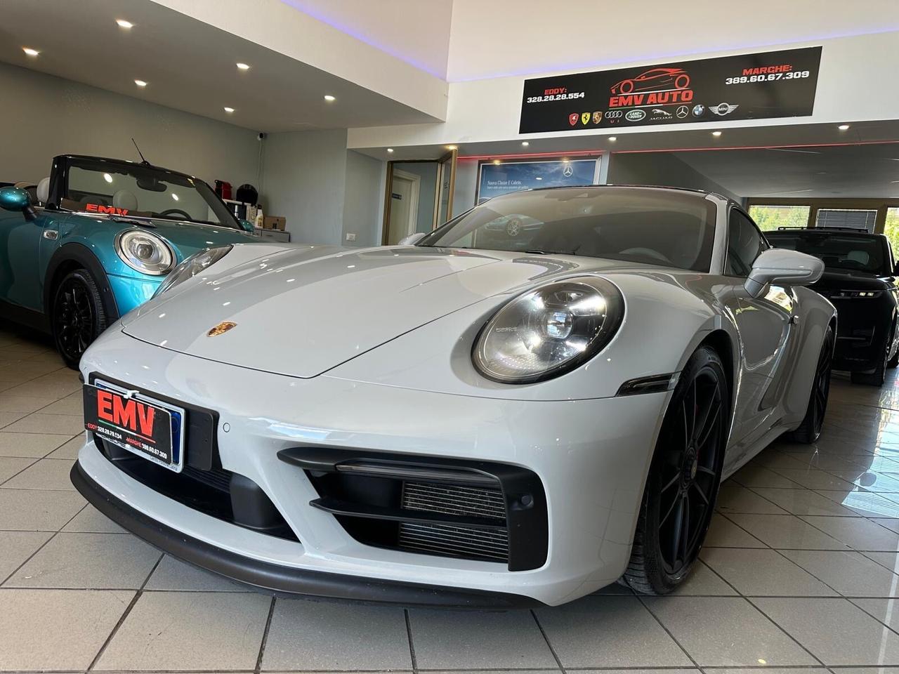 Porsche 911 Carrera 4 GTS