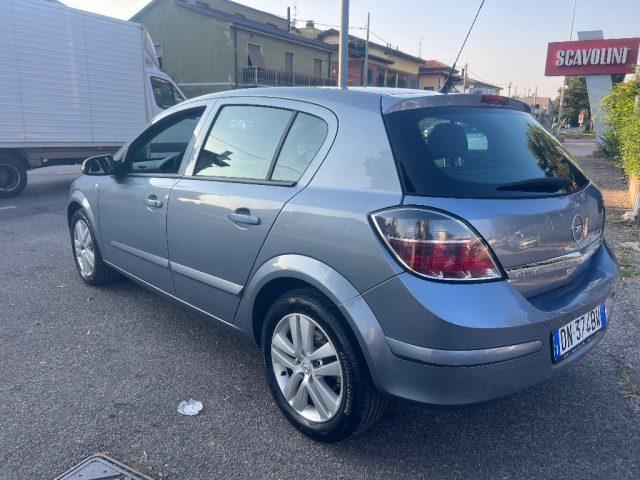 OPEL Astra 1.6 16V VVT 5 porte Club