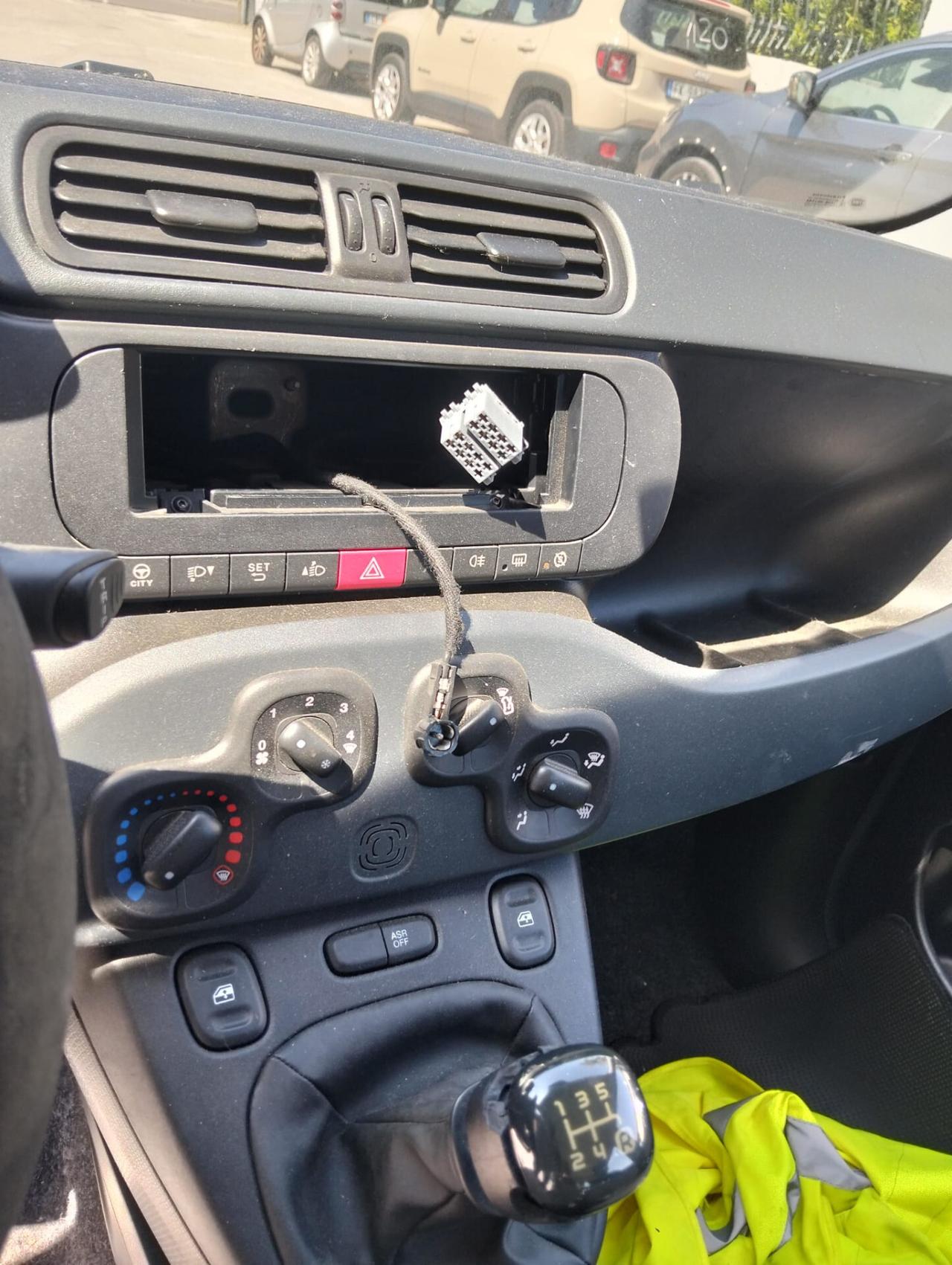 Fiat Panda 1.0 HYBRID 2024 SINISTRATA
