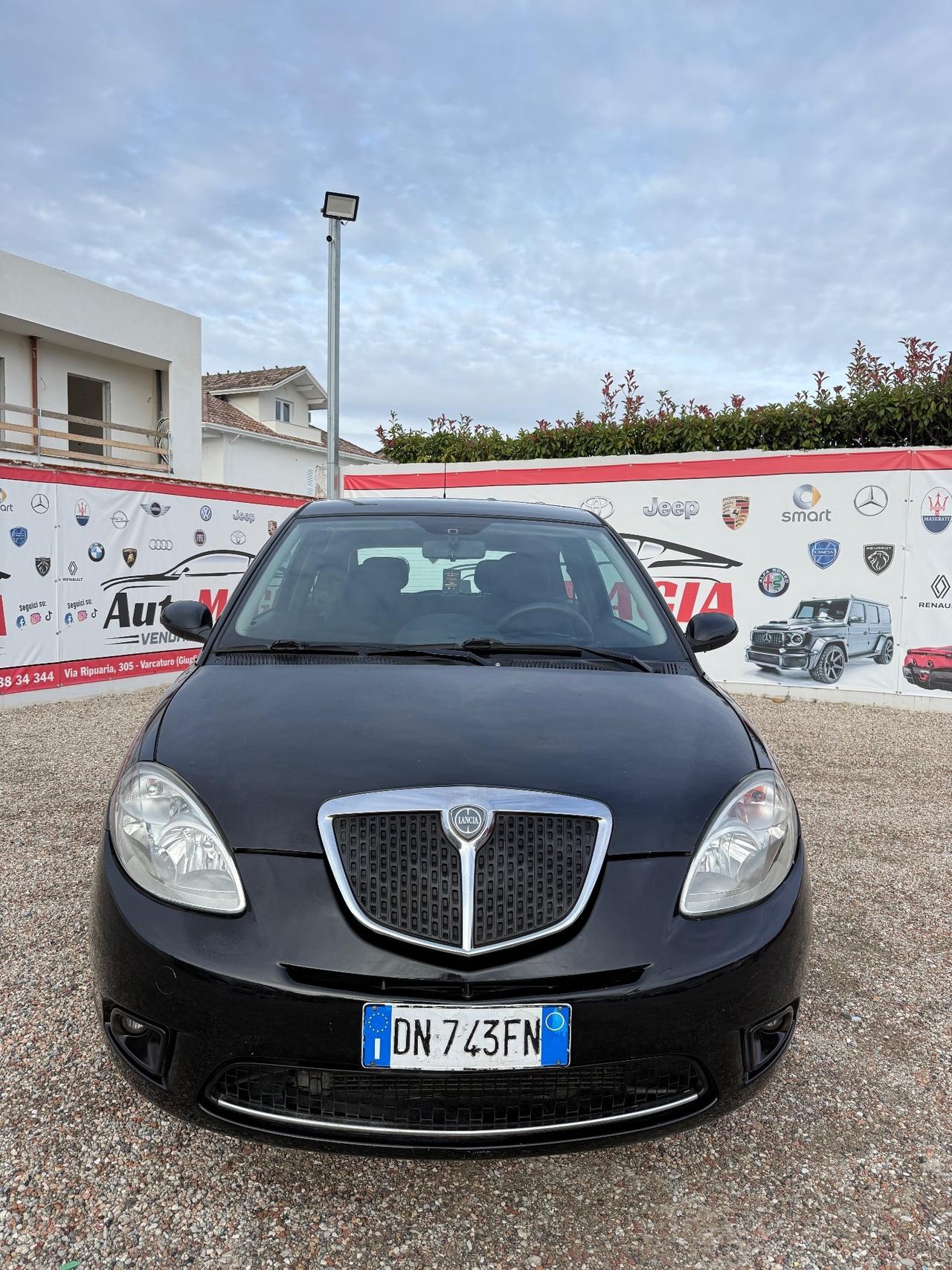 Lancia Ypsilon 1.2 Oro Plus