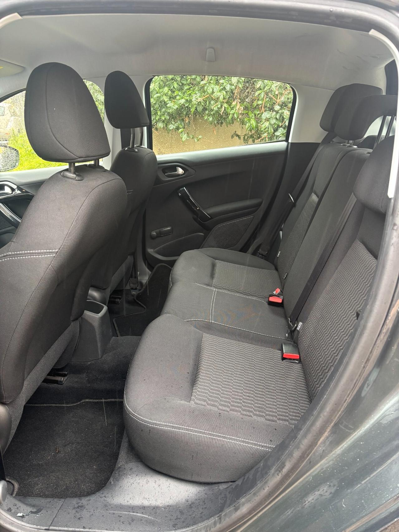 Peugeot 208 PureTech 82 5 porte Allure