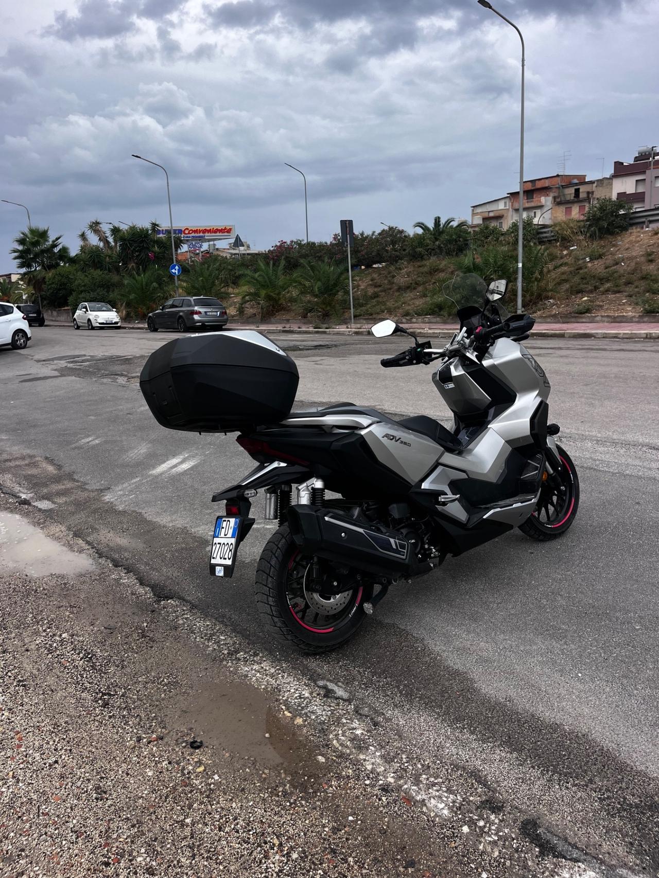 Honda ADV 350 2023 bauletto paravento