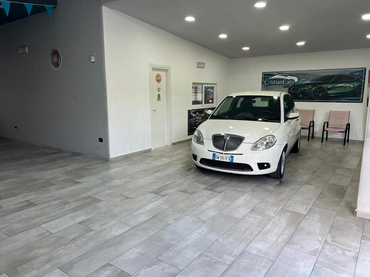 Lancia Ypsilon 1.4 Argento Ecochic GPL