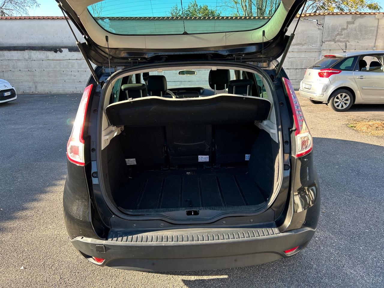 Renault Scenic Scénic X-Mod 2.0 dCi 160CV Luxe