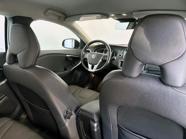 VOLVO V40 Cross Country D2 1.6 Summum