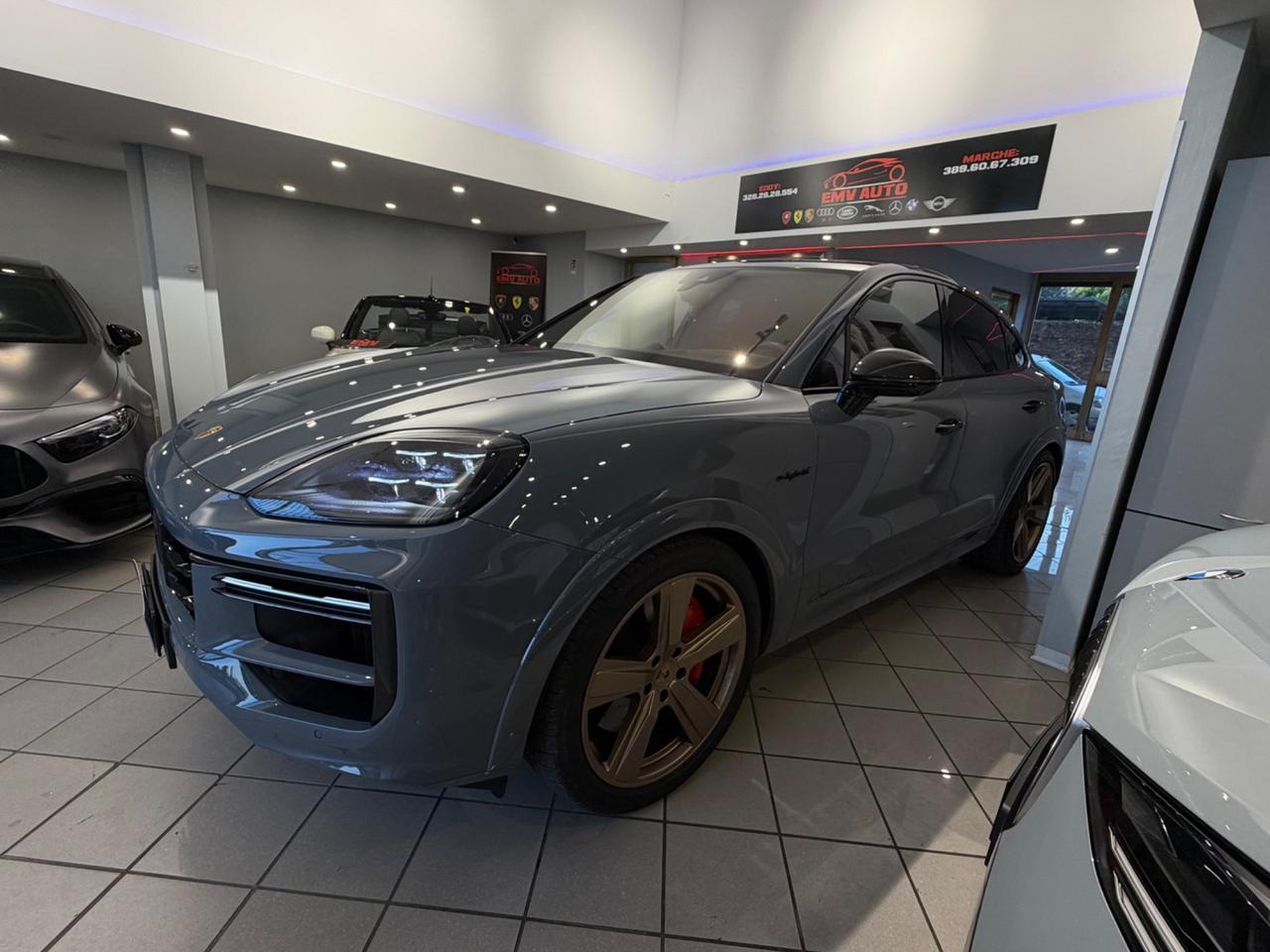 Porsche Cayenne 4.0 V8 Turbo E-Hybrid turbo 740cv