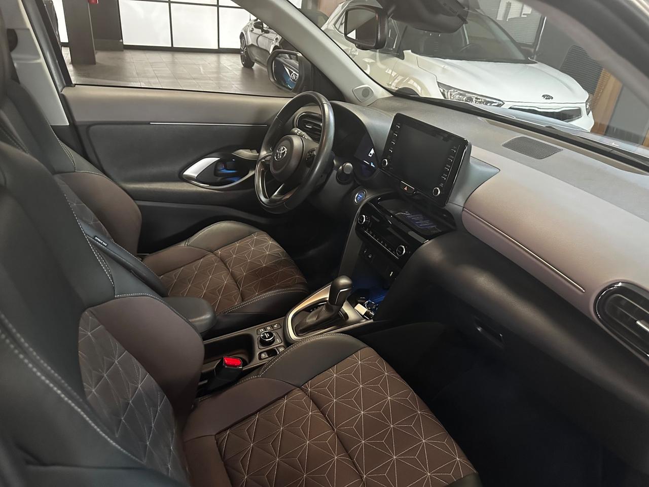 Toyota Yaris Cross 1.5 Hybrid 5p. E-CVT AWD-i Lounge