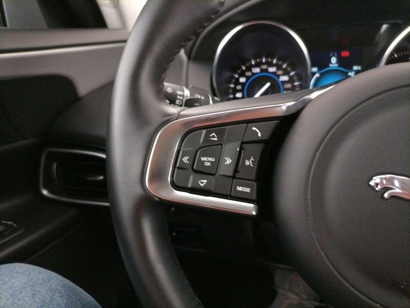 Jaguar XE 2.0d i4 Prestige 180cv auto my19