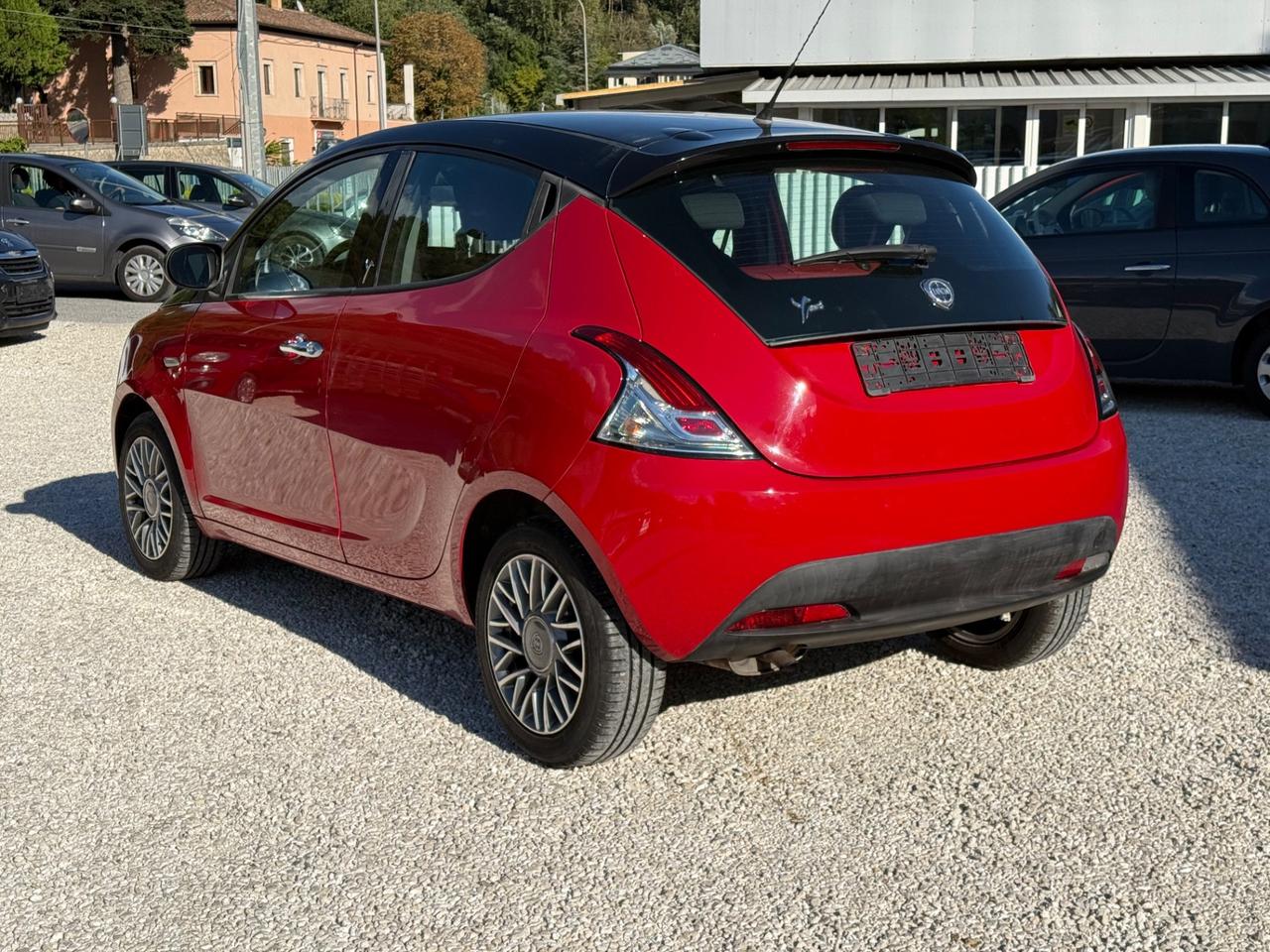 Lancia Ypsilon 1.2 69 CV 5 porte S&S Gold