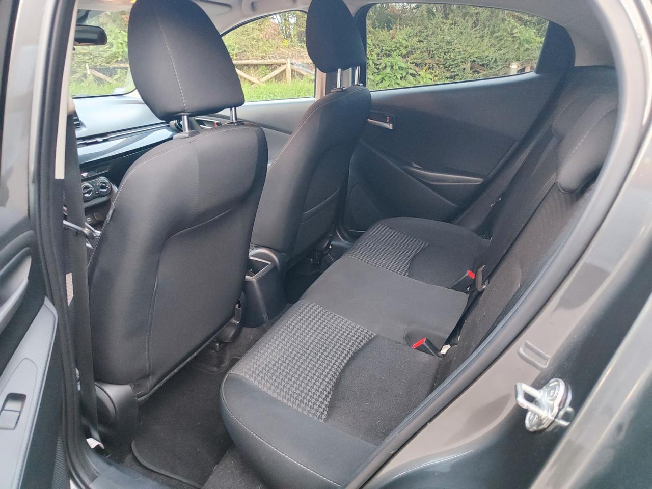 Mazda 2 benzina 5 porte