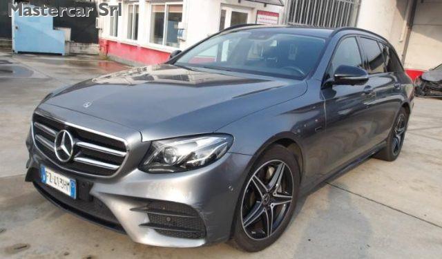 MERCEDES-BENZ E 300 Classe E SW de eq-power Premium auto - FZ413HM