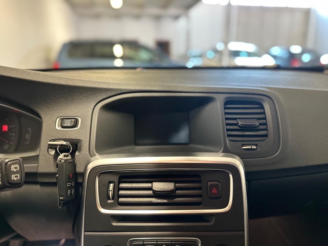 Volvo V60 D2 Momentum EURO 6
