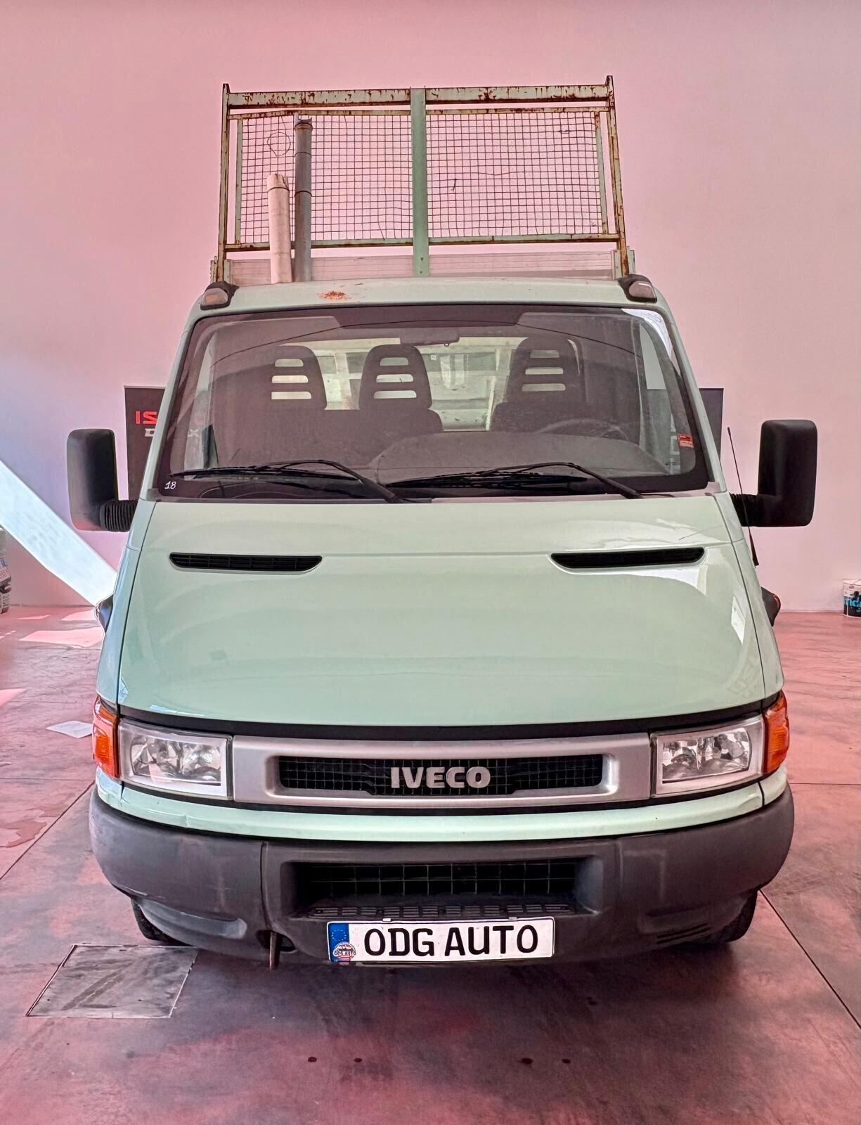 IVECO DAILY -CASSONE RIBALTABILE TRILATERALE Posti 3 Diesel 2.5 Km 173.866 certificati