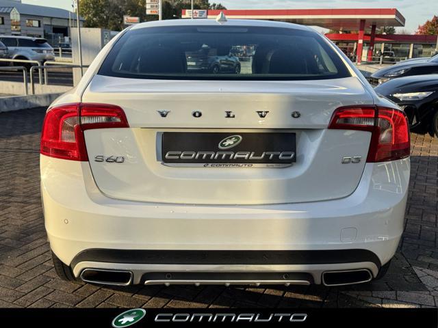 VOLVO S60 Cross Country D3 Geartronic Summum