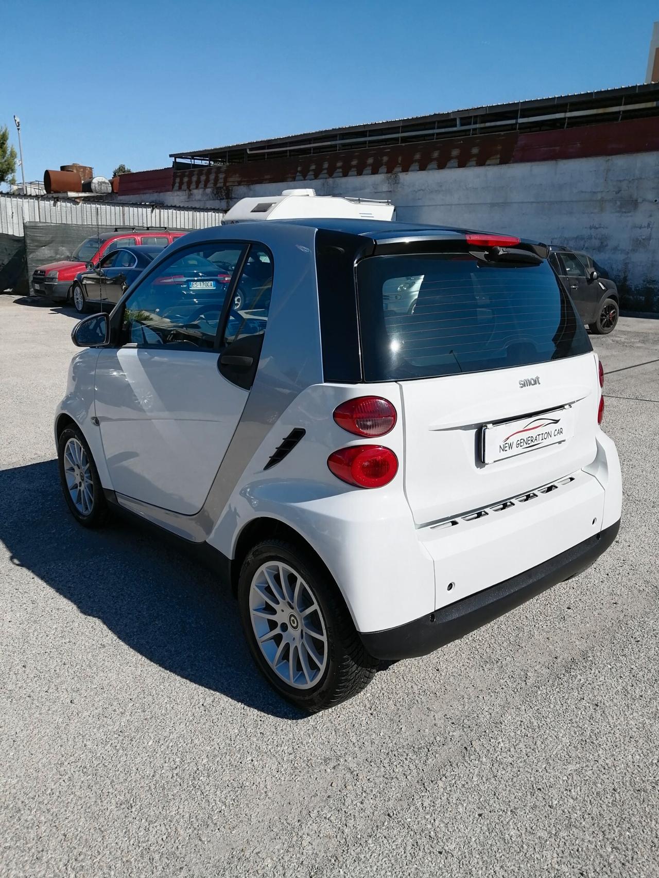 Smart ForTwo 1000 62 kW coupé passion