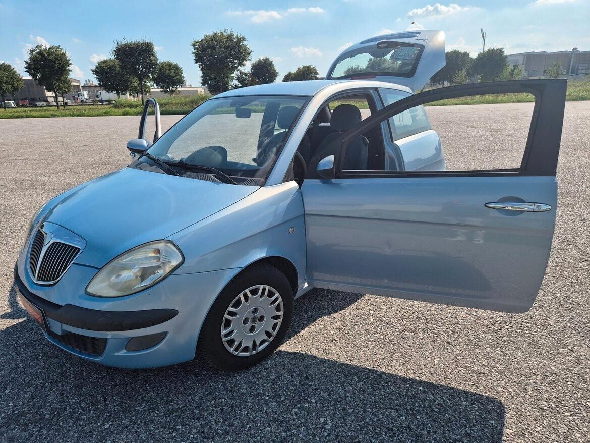 Lancia Ypsilon 1.2 Argento ok neopatentato TAGLIANDATA E REVISIONATA