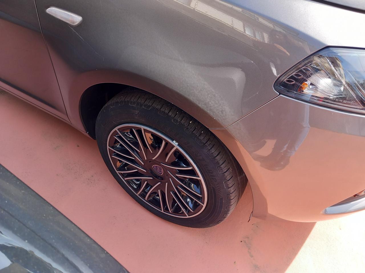 Lancia Ypsilon 1.0 FireFly 5 porte S&S Hybrid Ecochic Gold