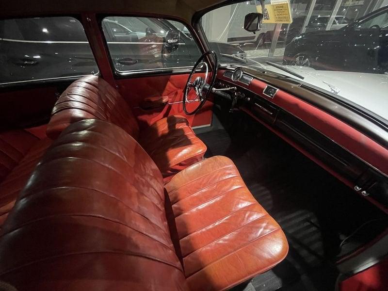 Mercedes-Benz W115 200 Mercedes-Daimler Benz 180