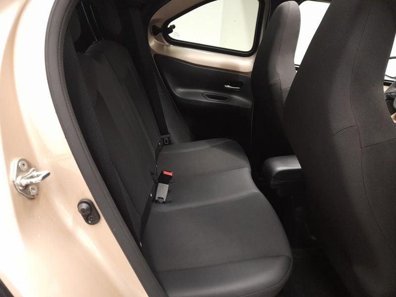 Toyota Aygo X 1.0B (72 CV) Lounge Air S-CVT
