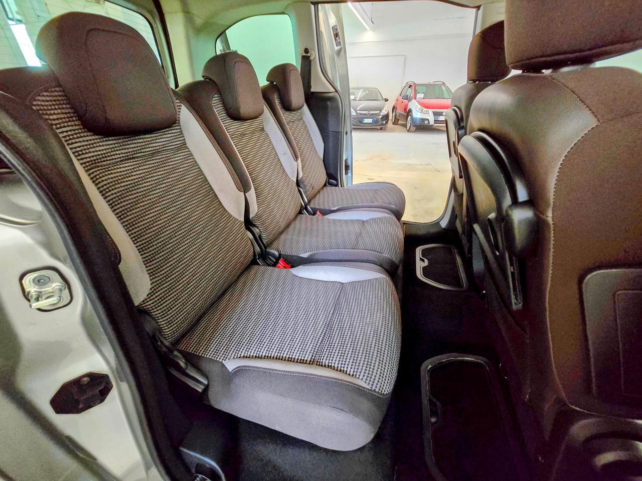Peugeot Partner Tepee 1.6 HDi 110CV Outdoor