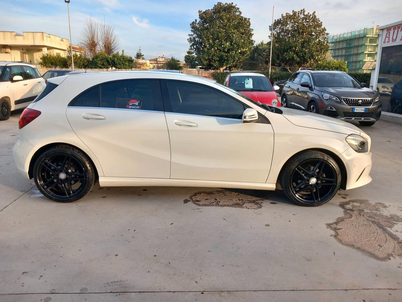 Mercedes-benz A 180 d Sport tenuta in maniera maniacale r 18 led pelle