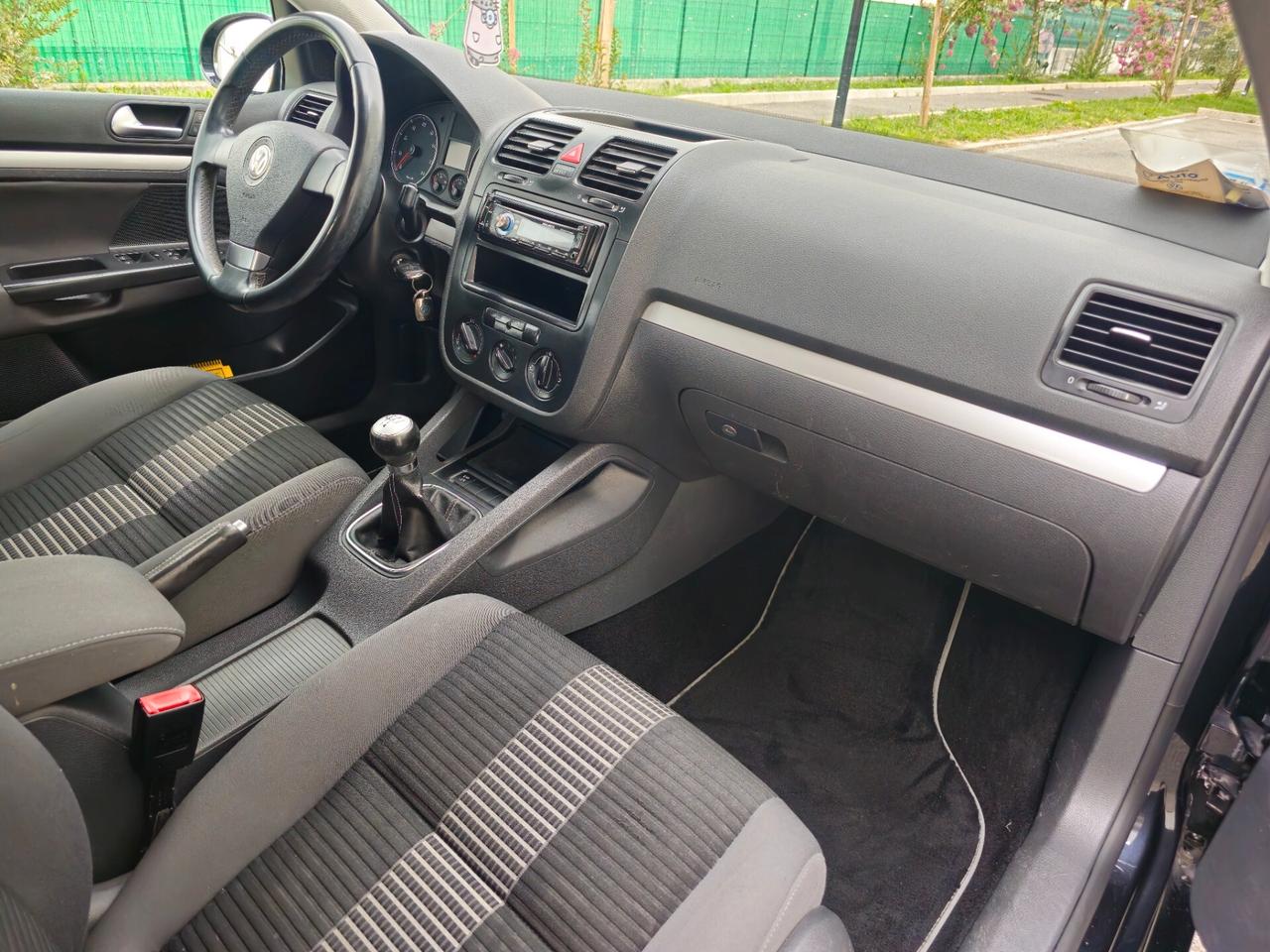 Volkswagen Golf 1.6 gpl
