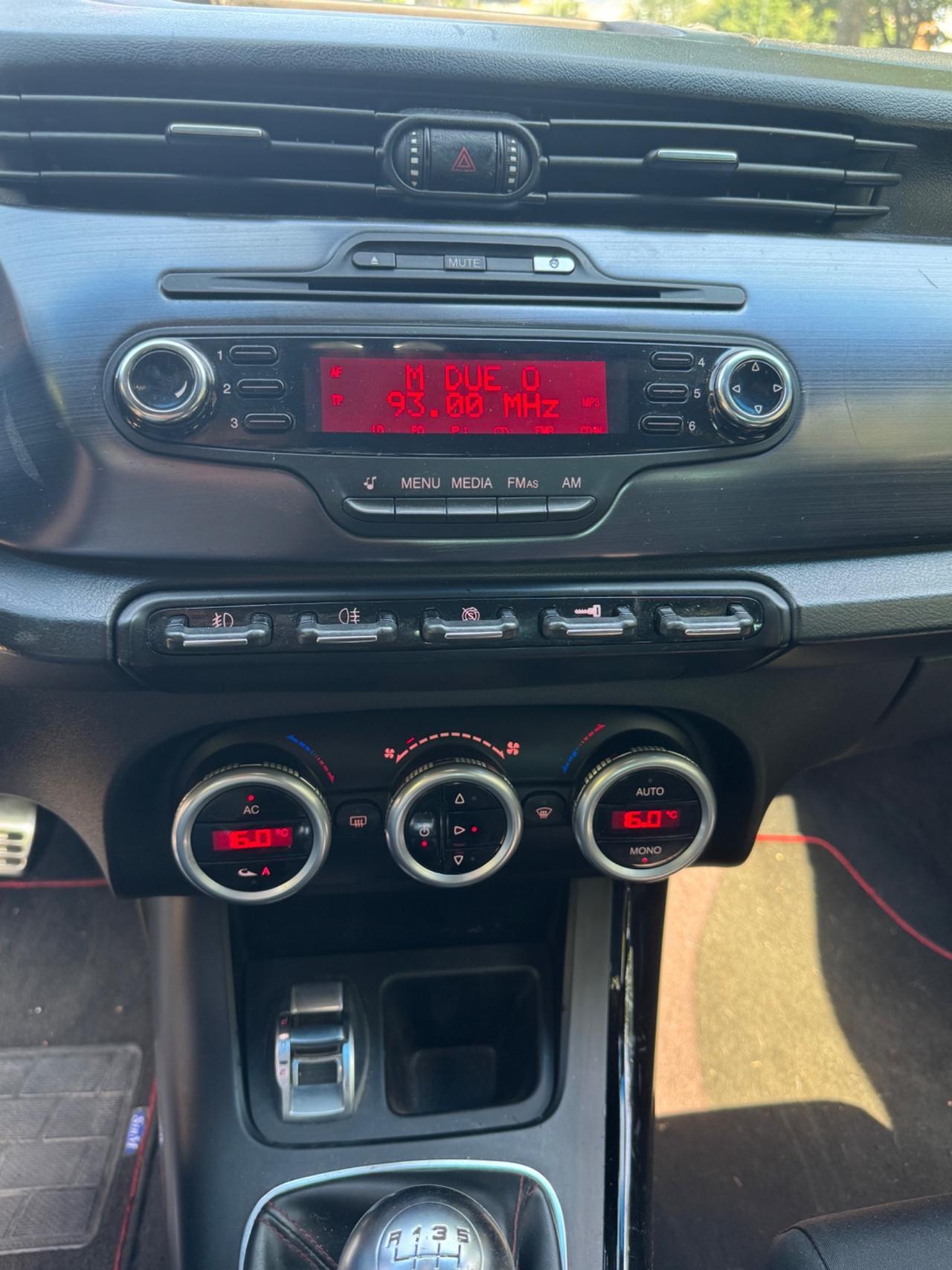 Alfa Romeo Giulietta 2.0 JTDm-2 Distinctive 2012