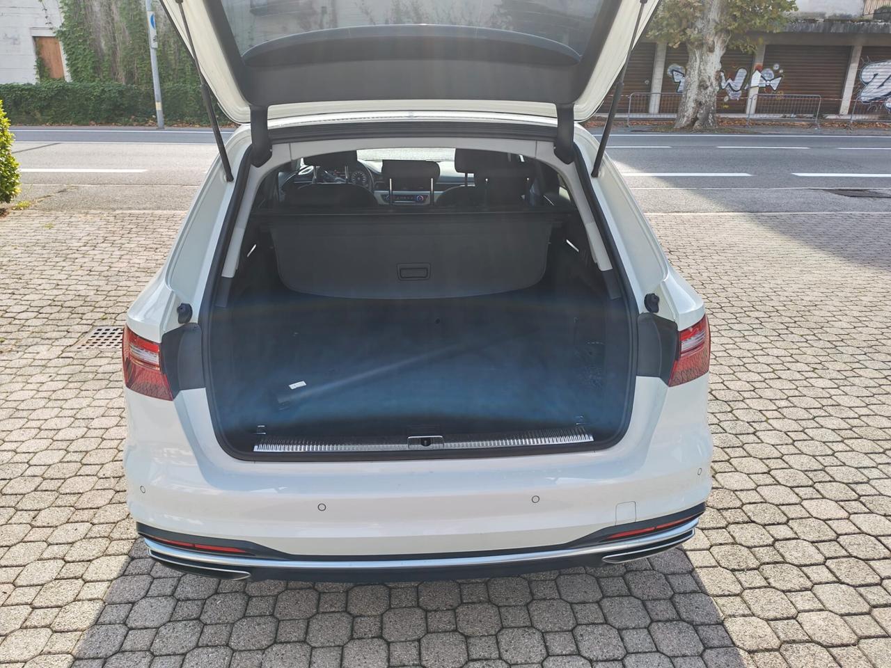 Audi A4 Avant 30 TDI/136 CV S tronic Business Advanced