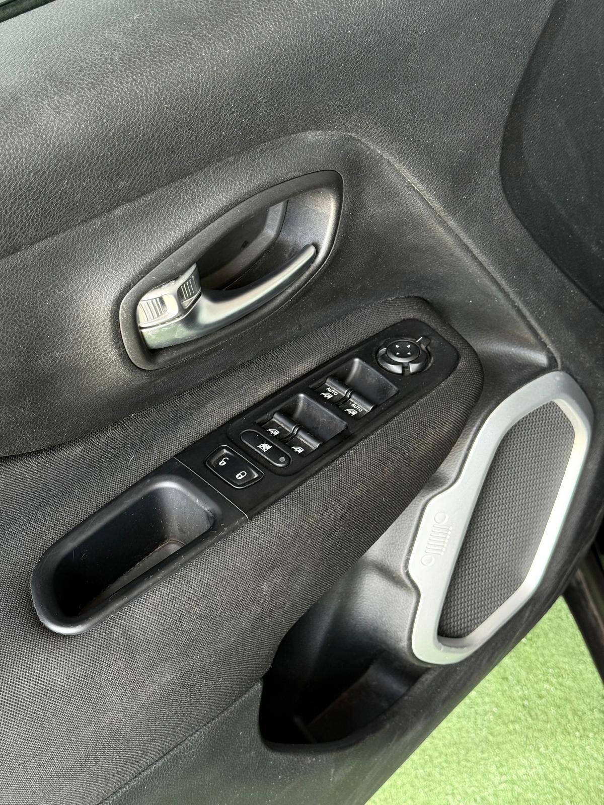Jeep Renegade 1.6 Mjt 130 CV Longitude