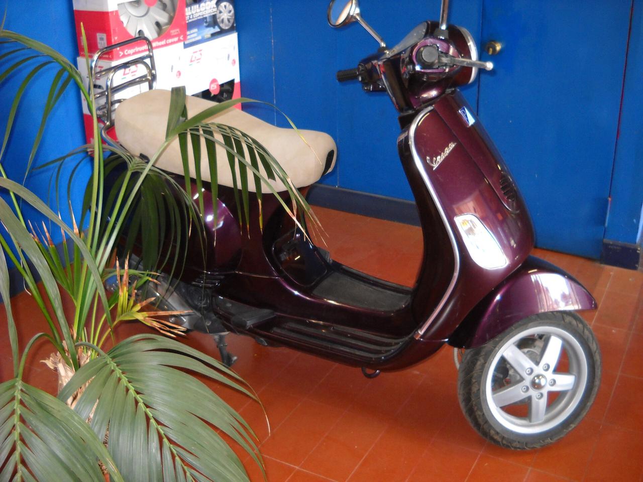 Piaggio Vespa 125 LX