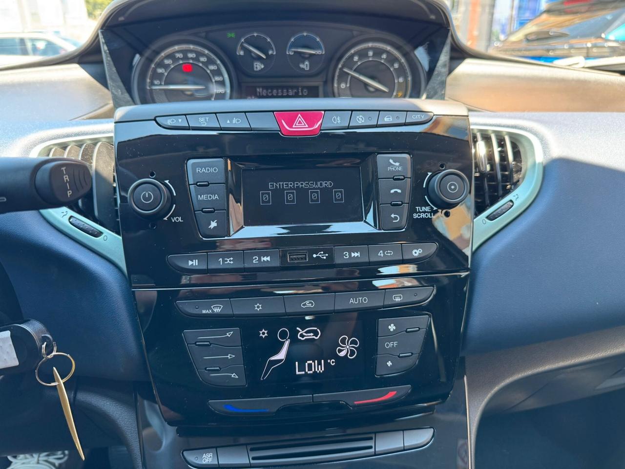 Lancia Ypsilon 1.0 FireFly 5 porte S&S Hybrid Gold