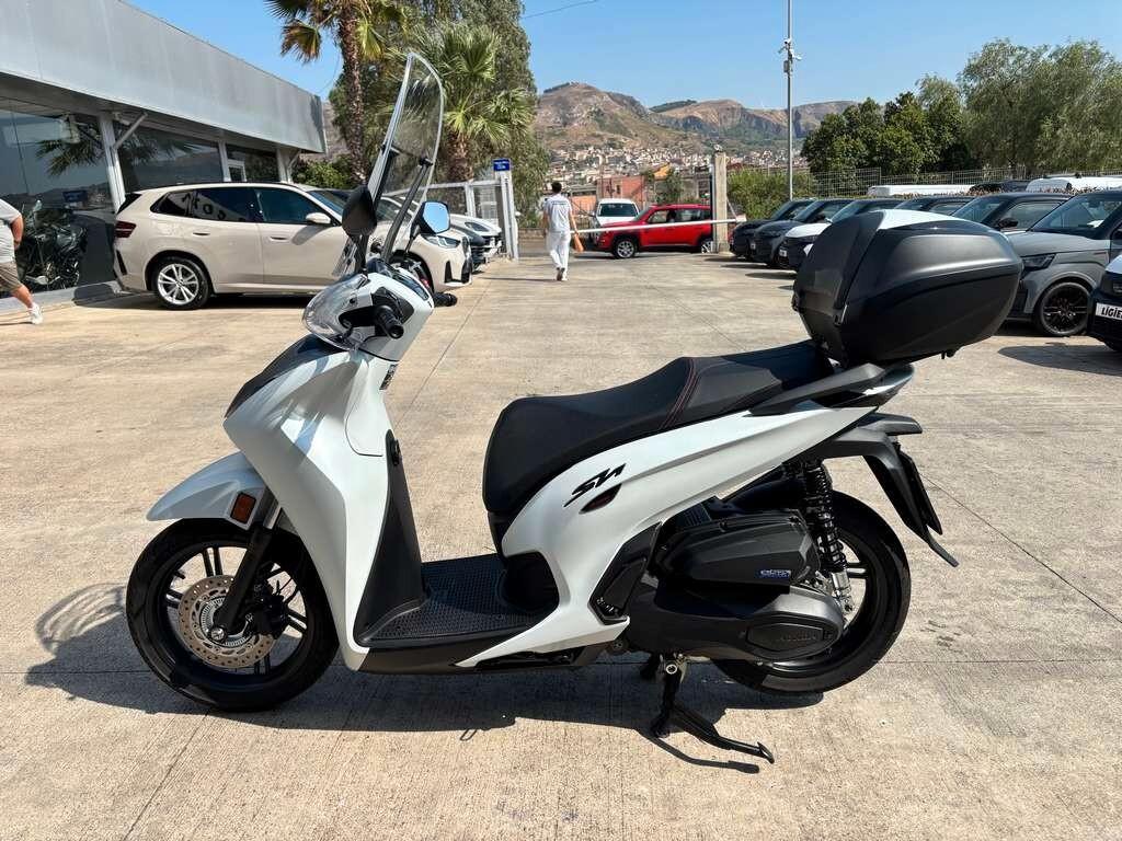 Honda SH 350 2026 / SOLO 1.000 KM Tua a solo 59 Euro al mese