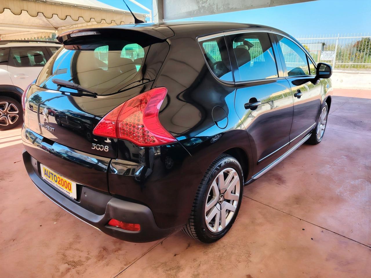 Peugeot 3008 HYbrid4 diesel full opt.