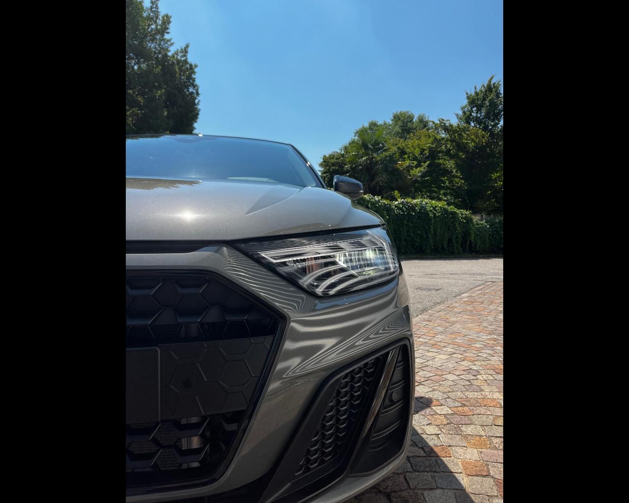 AUDI A1 SPORTBACK 35 TFSI S-TRONIC IDENTITY BLACK