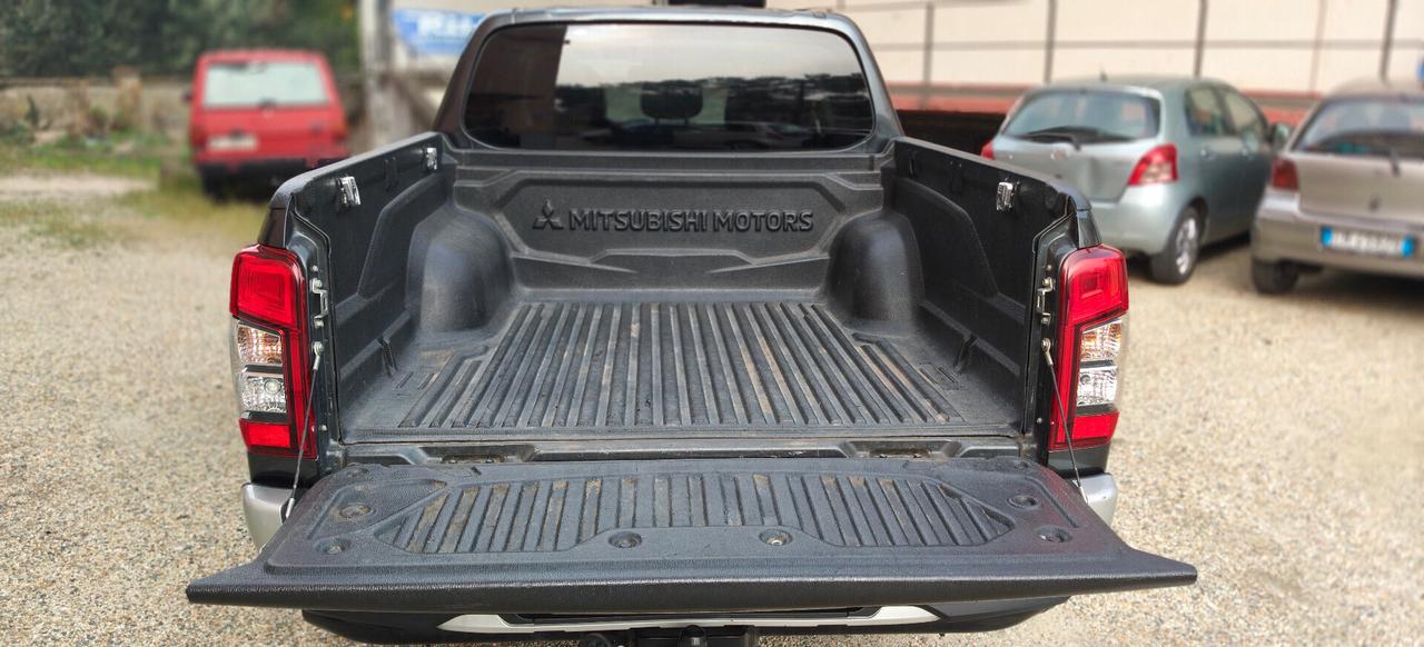Mitsubishi L200 2.3D Double Cab 4x4 Intense Gancio