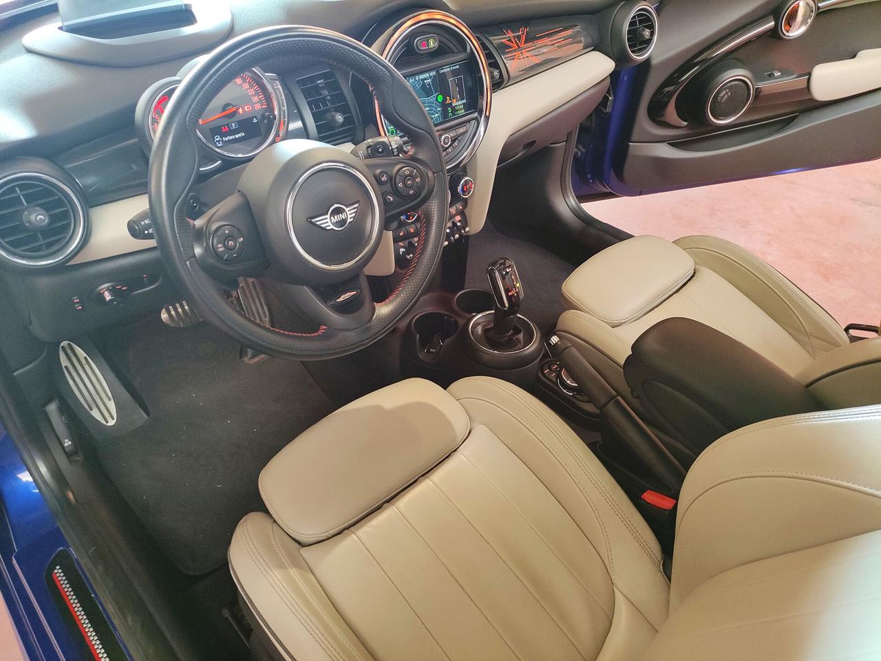 Mini 2.0 Cooper SD 170cv Automatica Hype