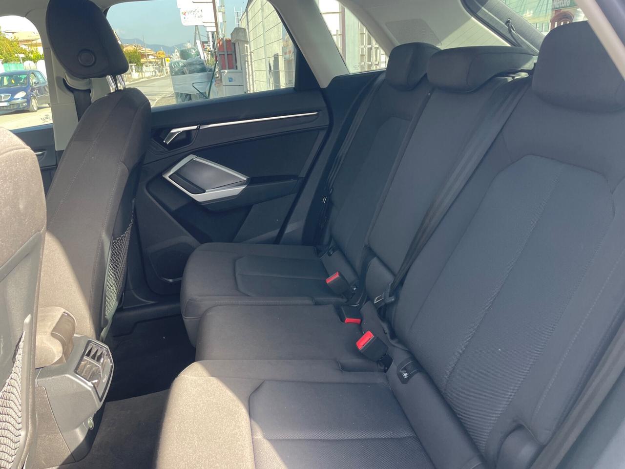 Audi Q3 35 TDI S tronic Business Advanced