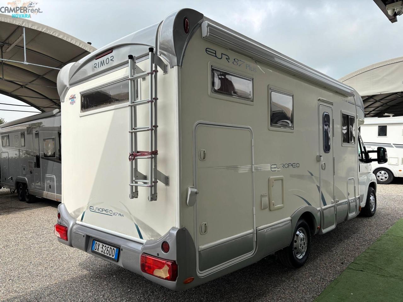 RIMOR EUROPEO 87 PLUS EVO - Semintegrale con letto basculante ed ampio garage