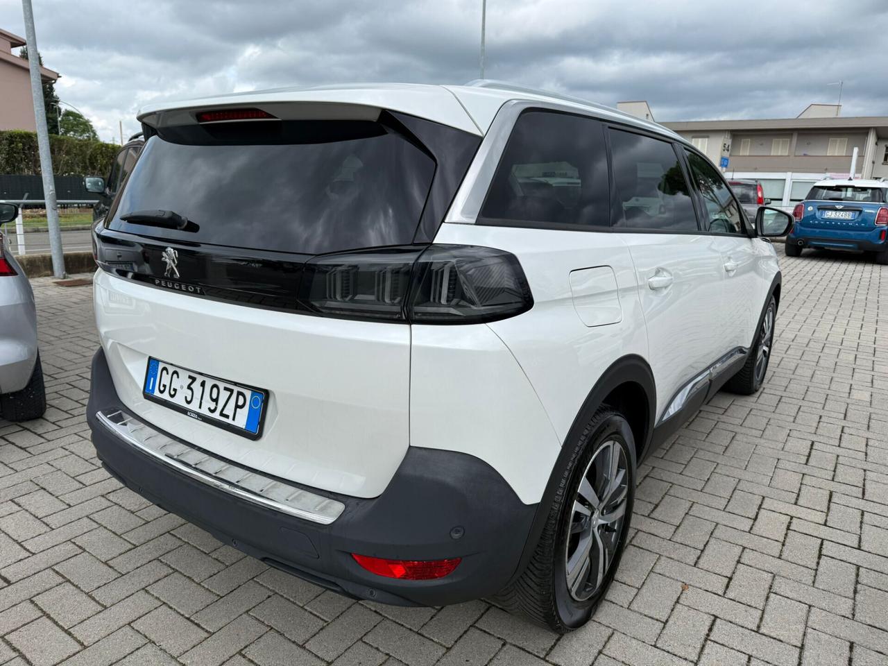 Peugeot 5008 1.5 HDI *7 POSTI* *CAMBIO AUTMATICO* PREZZO REALE