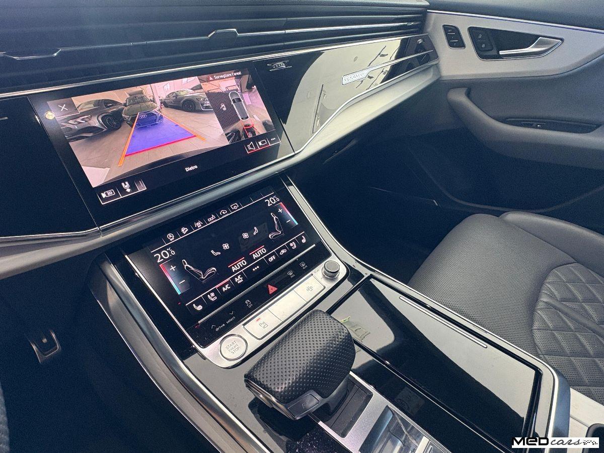 AUDI - Q8 - 55 TFSI quattro tiptronic Sport