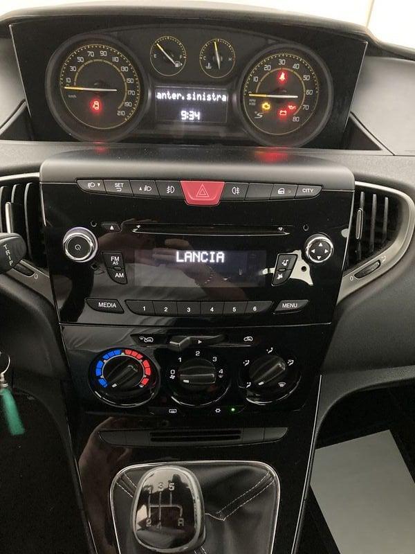 Lancia Ypsilon Ypsilon 1.2 69 CV 5 porte S Momodesign