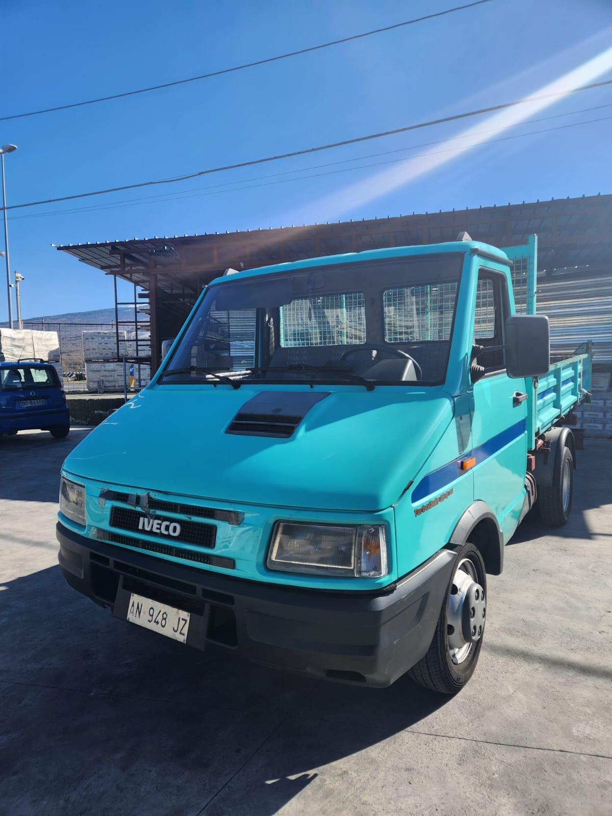 IVECO DAILY 35.8 RIBALTABILE TRE LATERALE